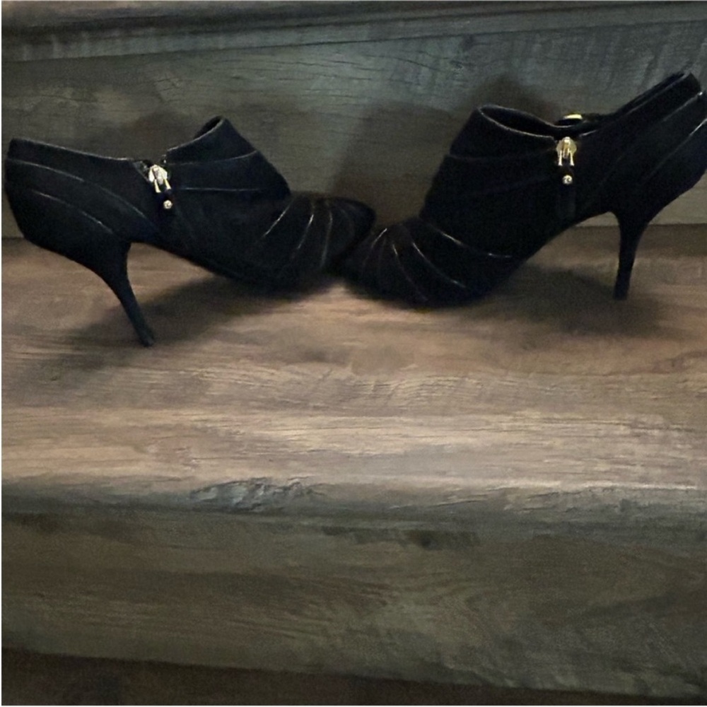 Louis Vuitton Black Heeled Boots - Picture 7 of 16